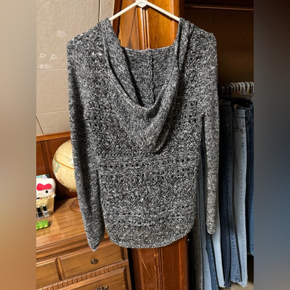 Woman’s Freshman sweater - Picture 3 of 4